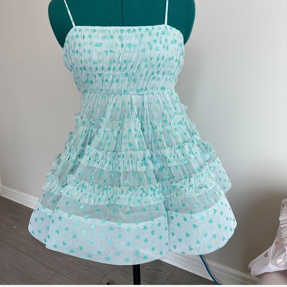 Lace & Beads Bethan tiered mint mesh mini dress with foil heart print. - Picture 4 of 7